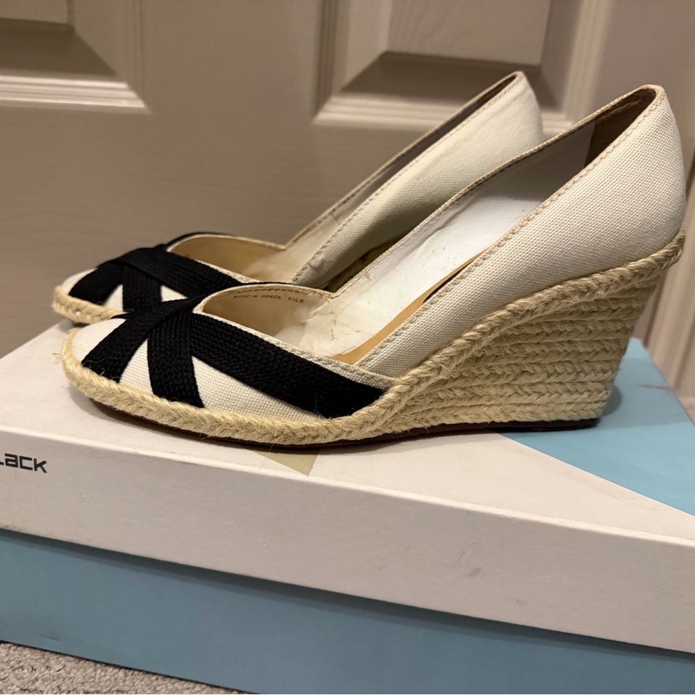 Linen and Black Espadrilles - Picture 7 of 10